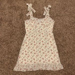 Forever 21 White Floral Dress (Size S)